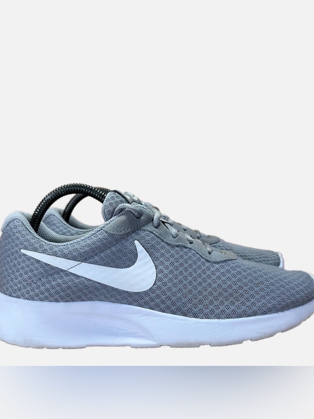 Nike Tanjun Mens Size 8 Running Shoes Sneakers Gray White 812654-010